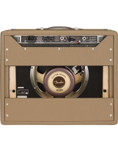 Fender '62 Deluxe Amp 2